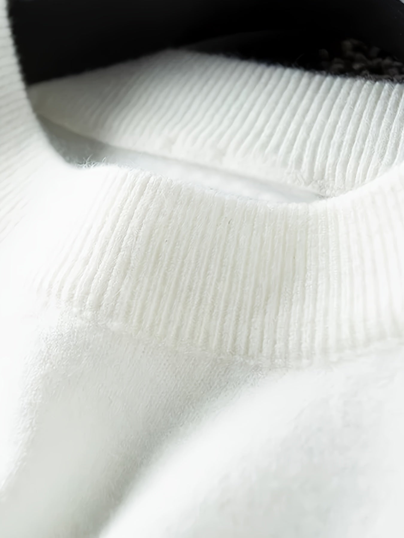 Madelyn™ - Elegant Geometric Heart Sweater