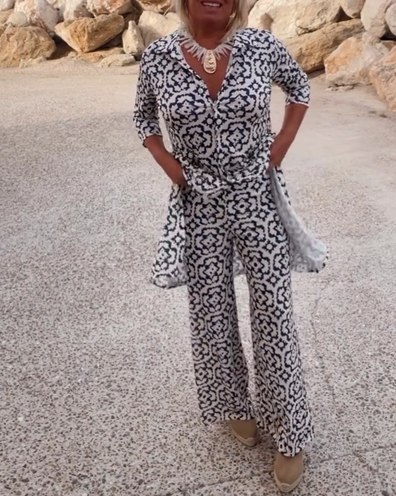 Livia™ - Vintage Printed Set with Lapels and Buttons