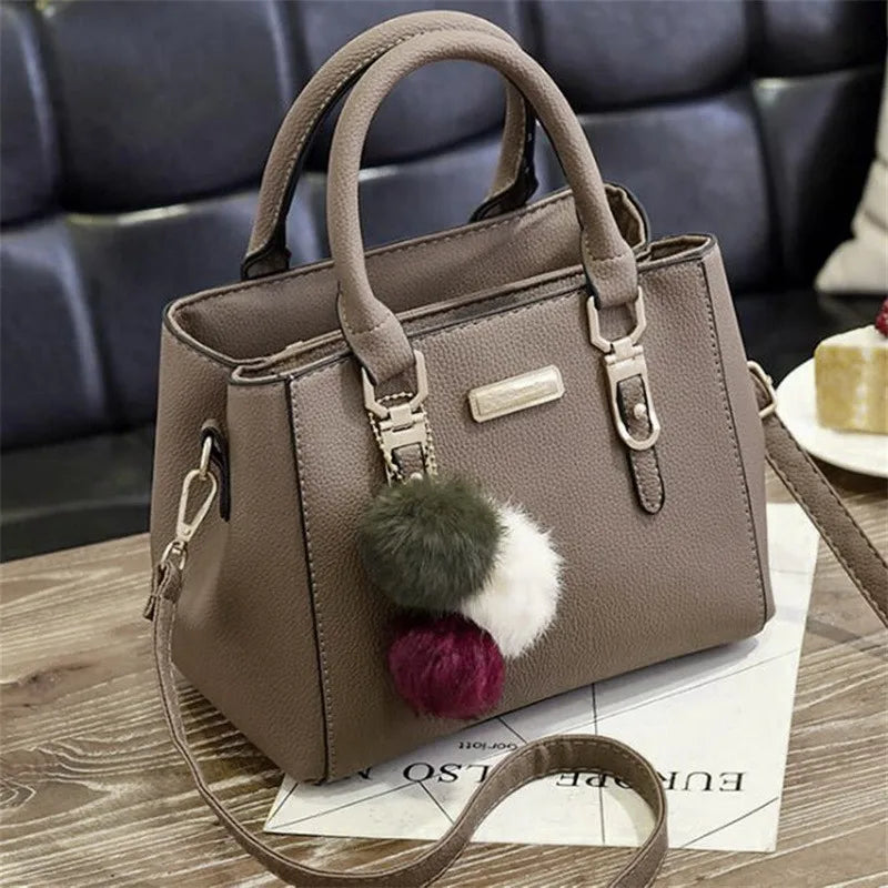 Honorine™ - Elegant and practical leather handbag