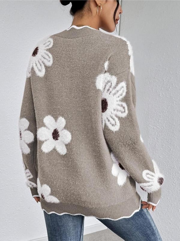 Odette™ - Elegant floral sweater with scalloped trim