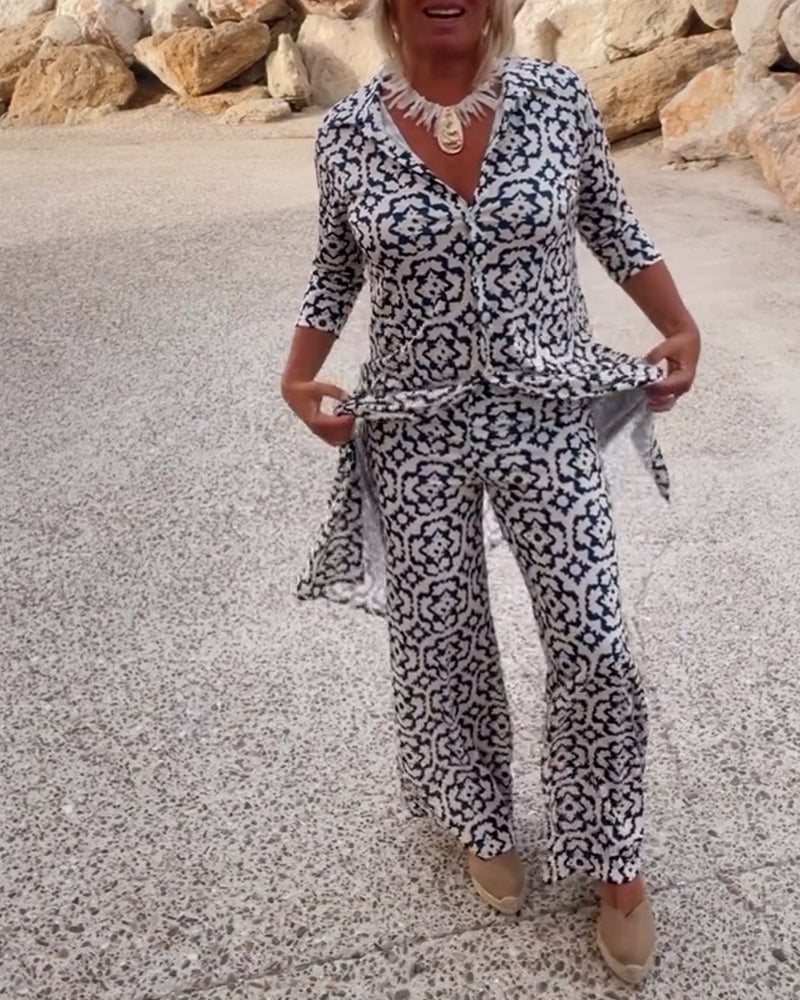 Livia™ - Vintage Printed Set with Lapels and Buttons
