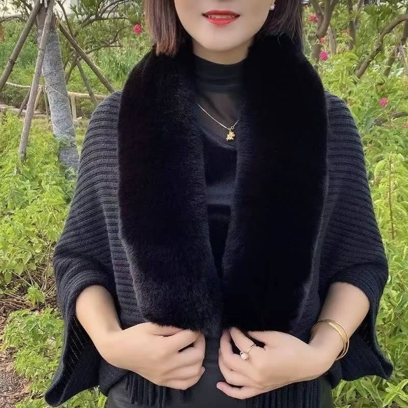 Martine™ - Elegant rabbit fur shawl for a luxurious winter