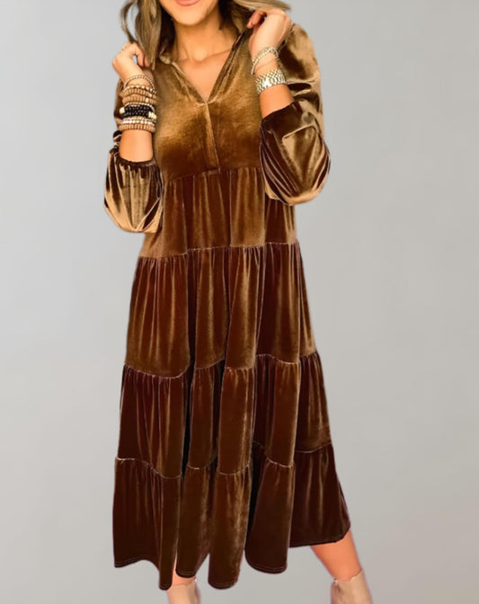 Louiza™ - Flowing velvet dress with V-neckline 