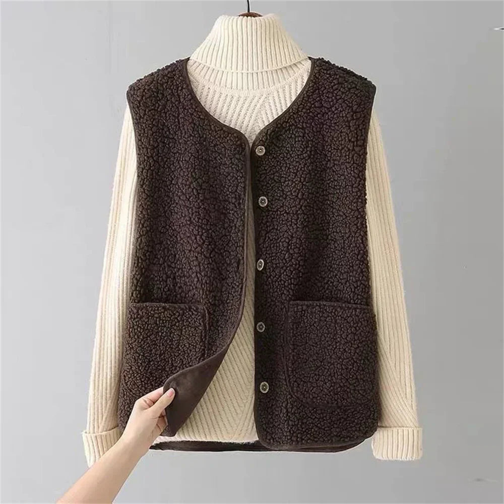Avriel™ - Women's Lambswool Sleeveless Coat