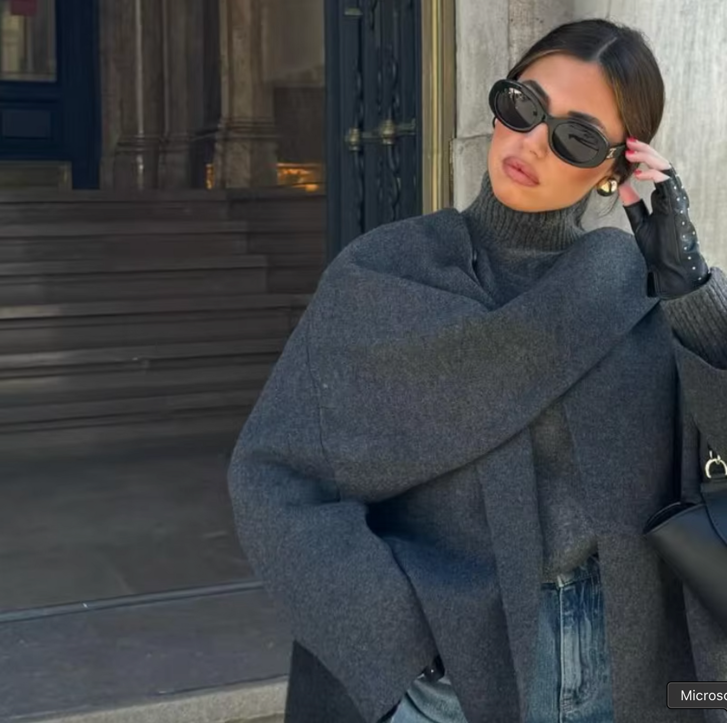 Lizzy™ - Elegant Winter Cape