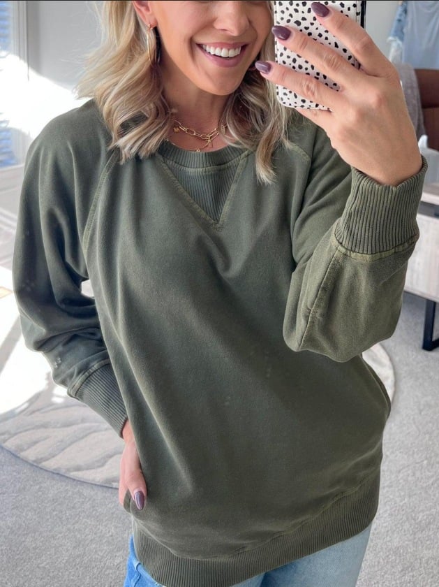 Michele™ - Women's Chic Ribbed Pocket Sweater