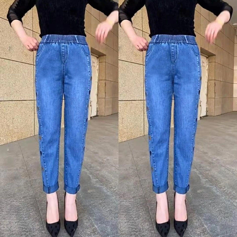 Soraya™ - Women's Highly Elastic Jeans with Heart Motif Embroidery 